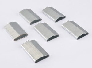 Acél pántszalag kapcsok pneumatikus szalagoláshoz, négy méretben, 16–32 mm